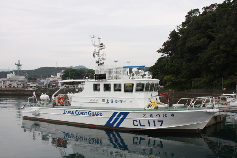 CL-117・巡視艇とさつばき